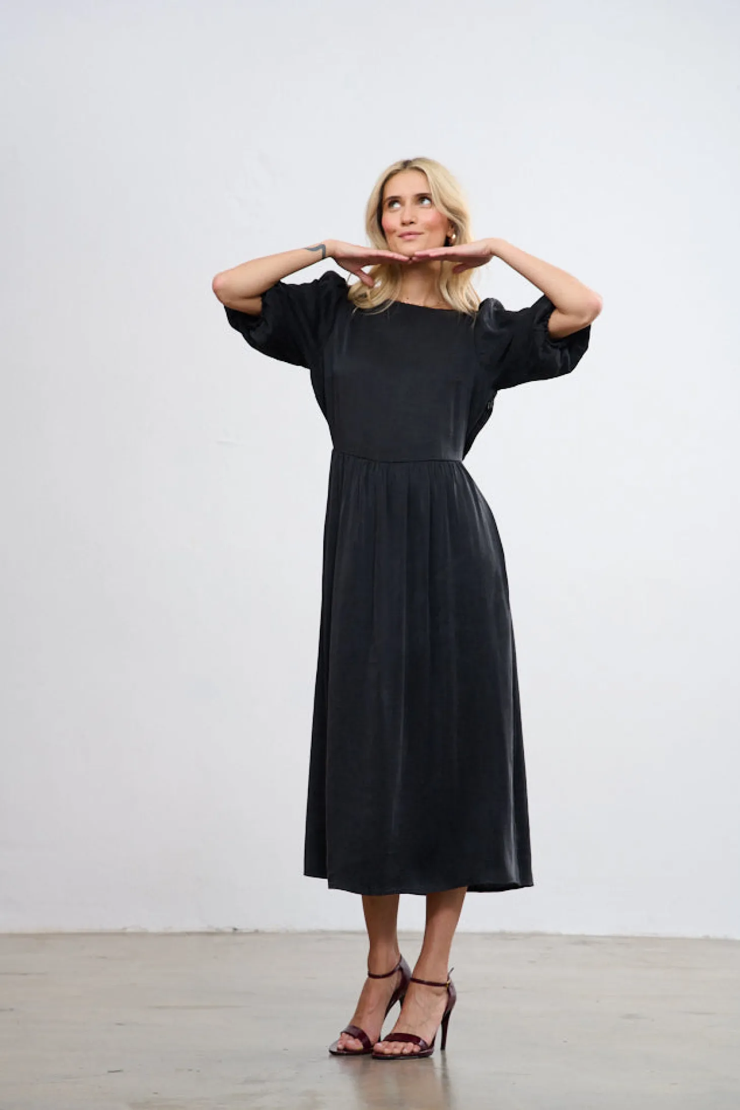 Sukienka midi Black Orchid