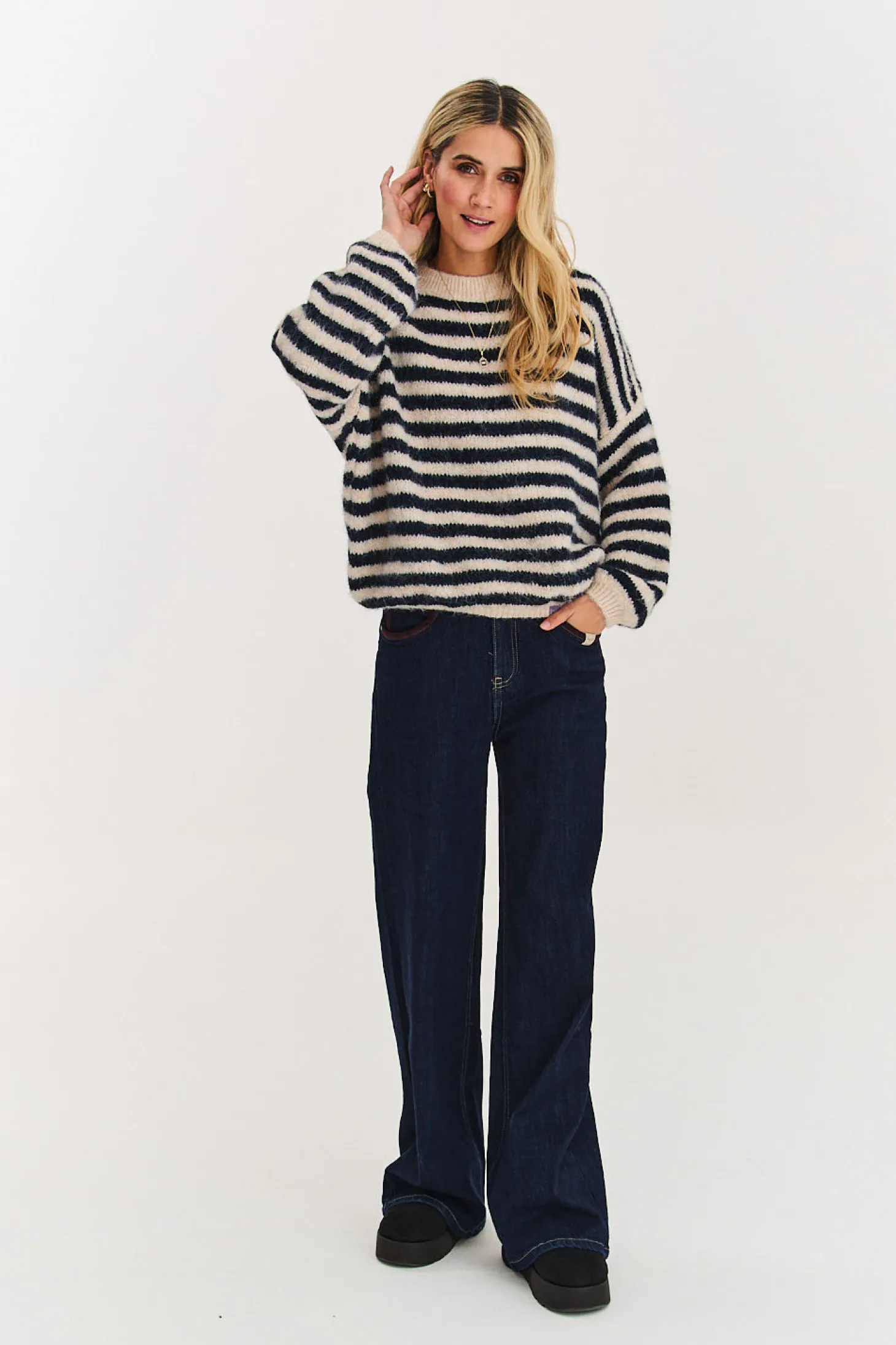 Sweter French Tale
