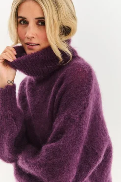Sweter moherowy z golfem Nocturne