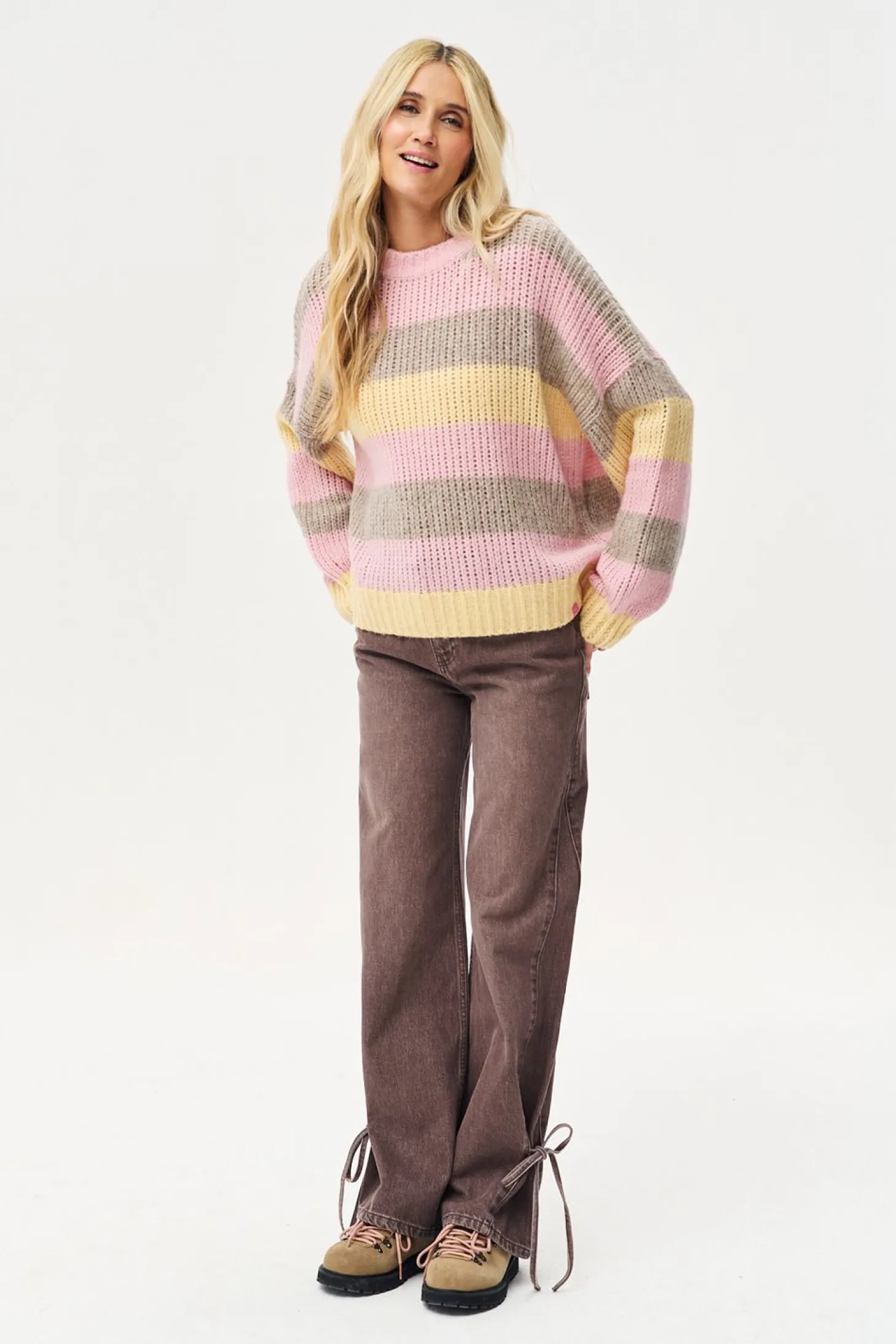 Sweter z wełną Lemon Kissed
