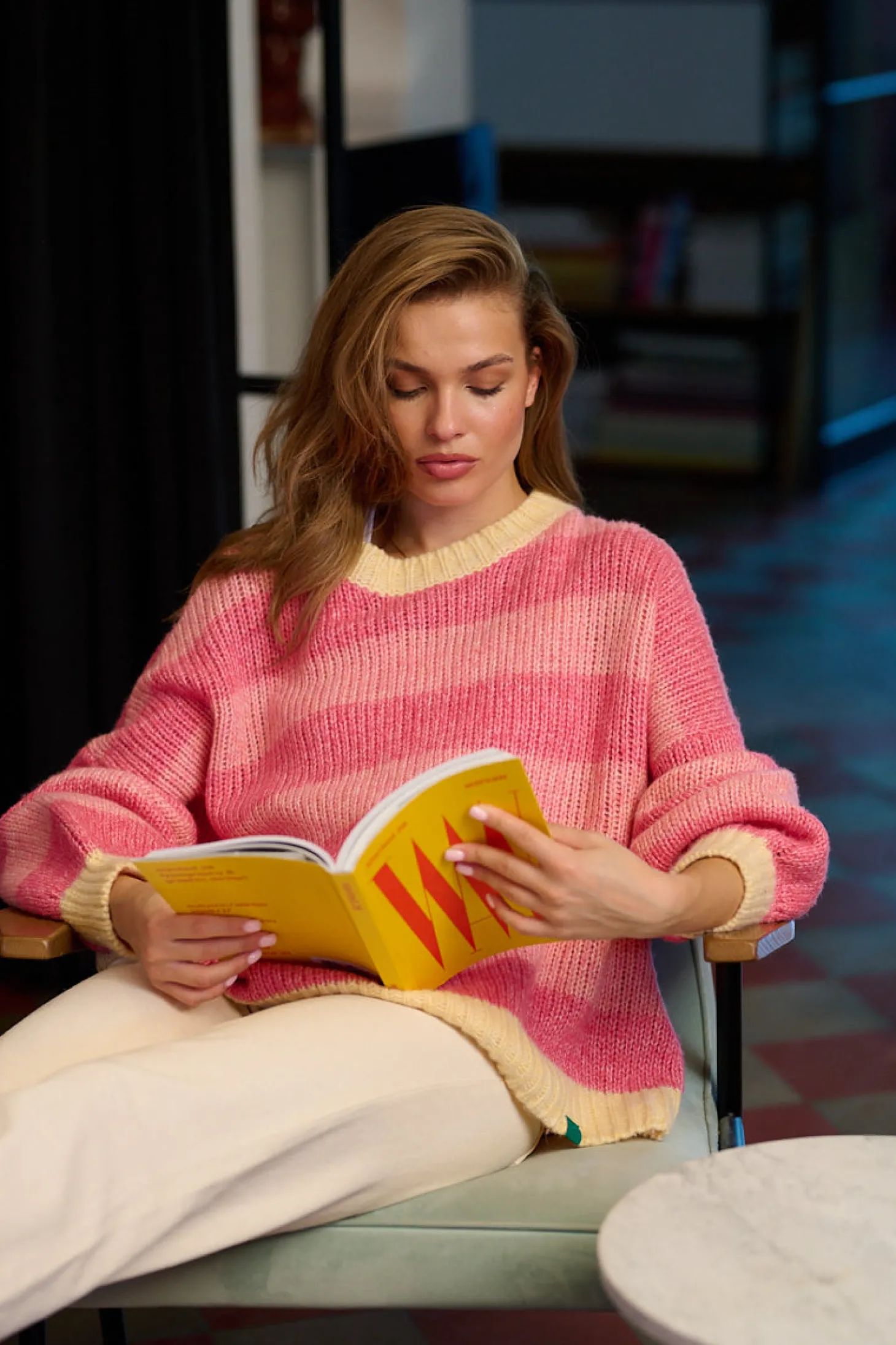 Sweter z wełną Strawberry Cream